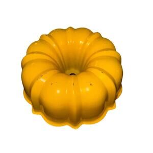 Nordic Ware The Original Bundt Pan Handle Holiday Bakeware Yellow VTG USA